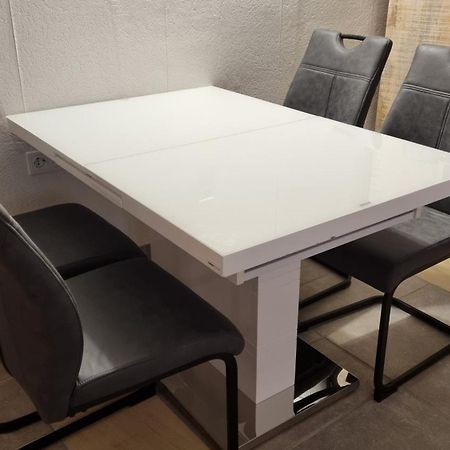 Modern Eingerichtete 3-Zi-Ferienwohnung Zu Vermieten Löffingen Exteriör bild